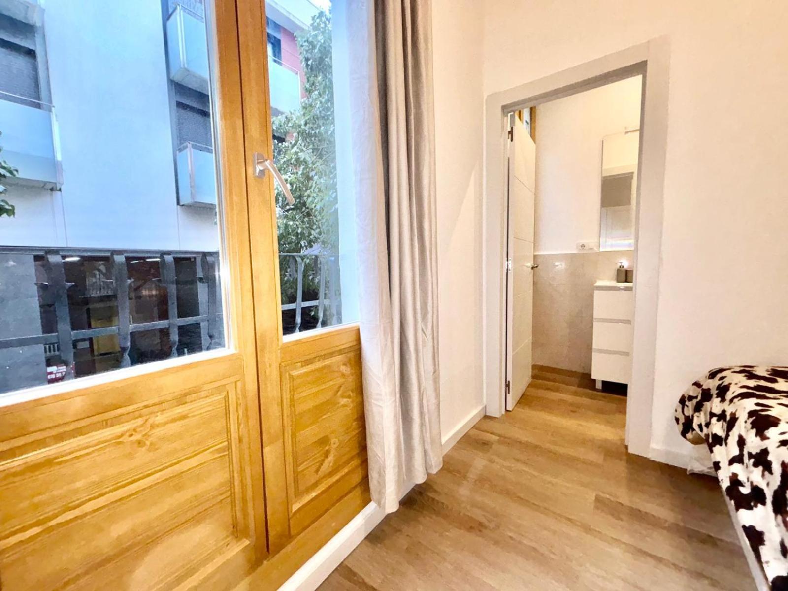 Piso En Gracia De 3 Dobles Suits Appartement